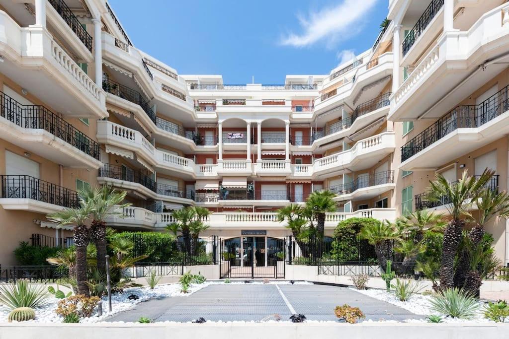Superbe Studio Avec Terrasse En Front De Mer Menton Exterior foto