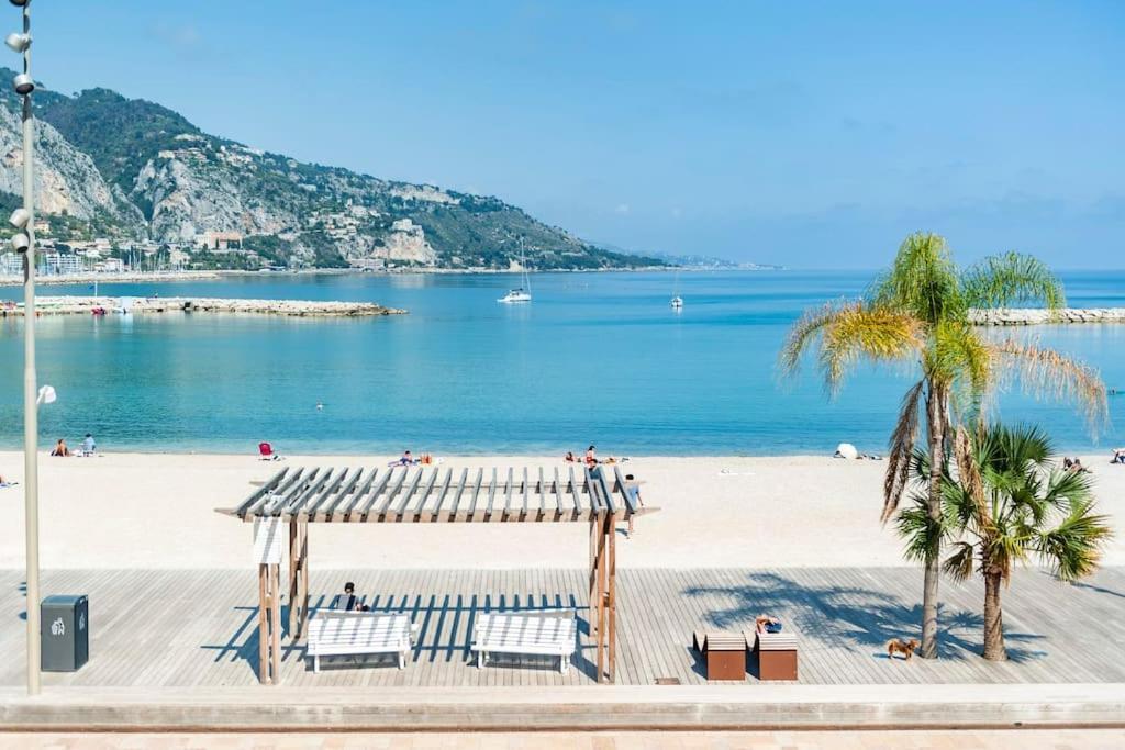 Superbe Studio Avec Terrasse En Front De Mer Menton Exterior foto