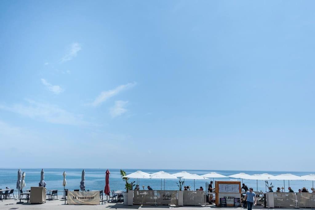 Superbe Studio Avec Terrasse En Front De Mer Menton Exterior foto